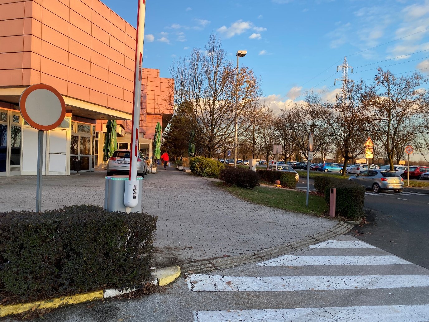 CAME parkirna rampa kod ulaza u trgovački centar