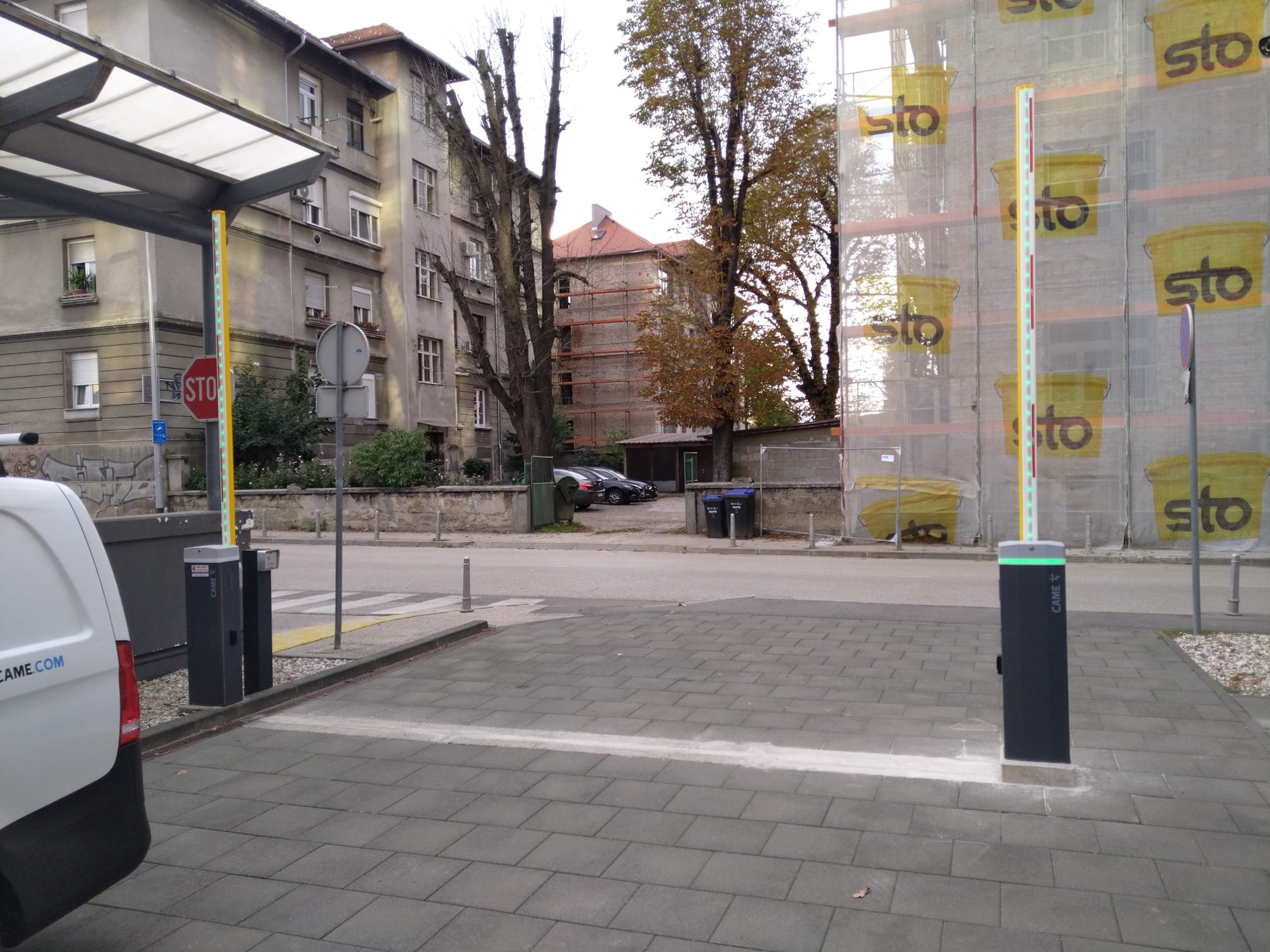 CAME parkirne rampe kod ulaza u stambenu zgradu