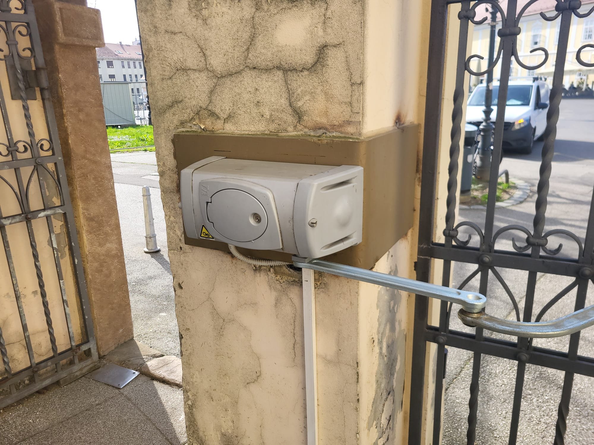 CAME motor za klizna vrata s lančanom rampom